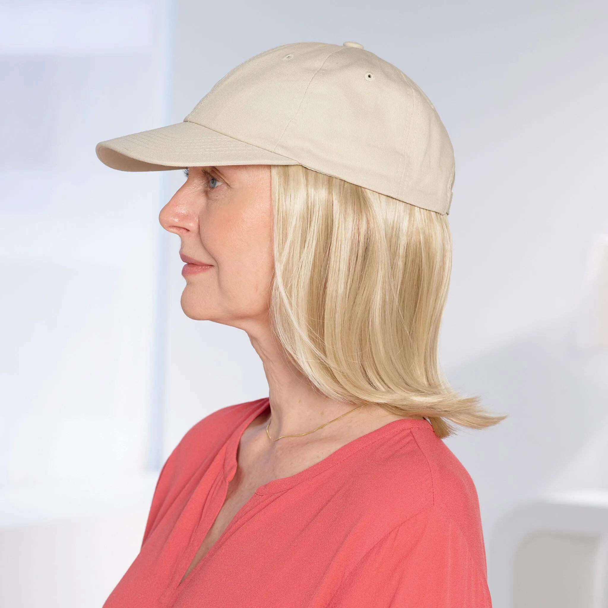Classic Wig with Beige Hat