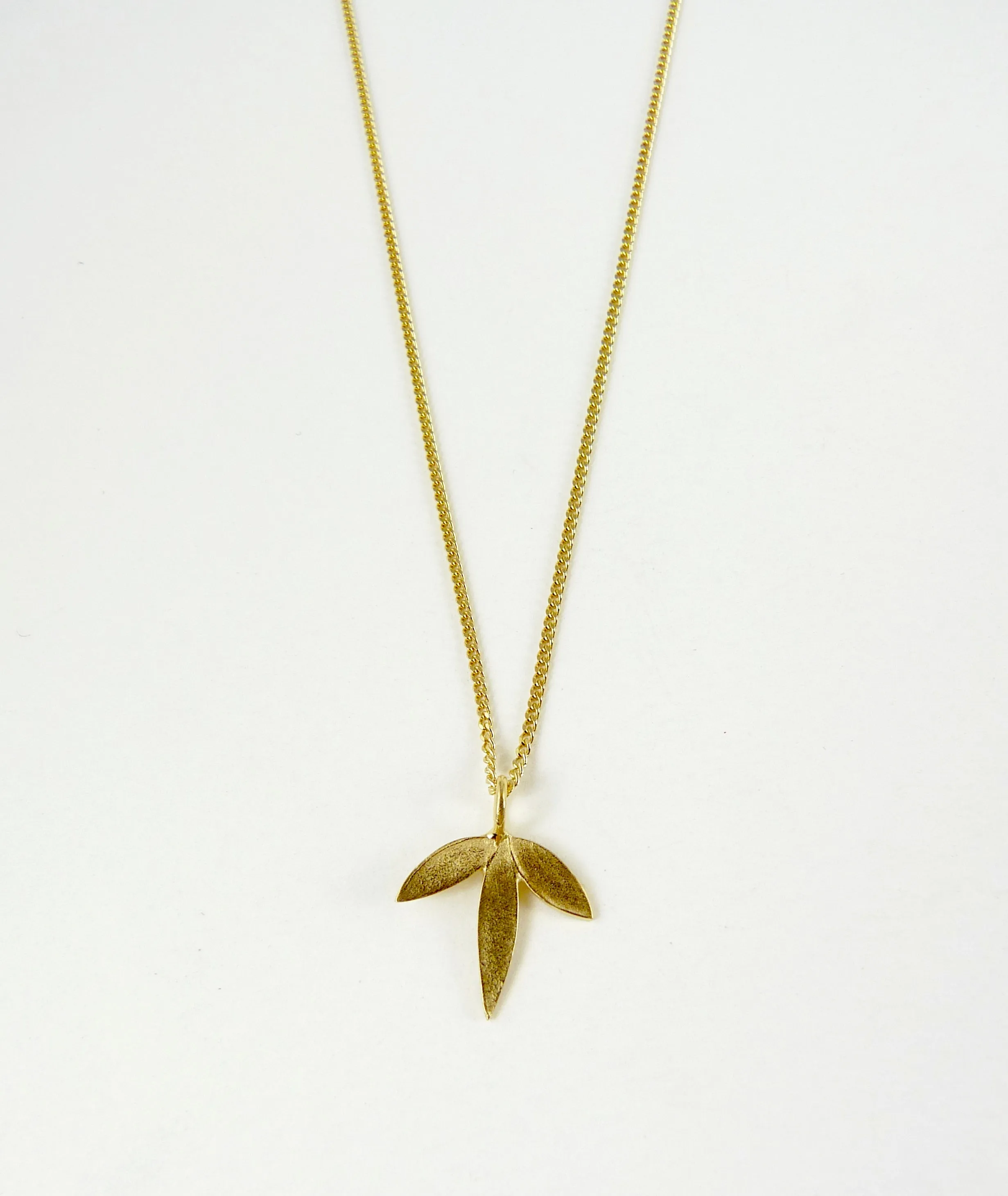 Claudia Flower Necklace