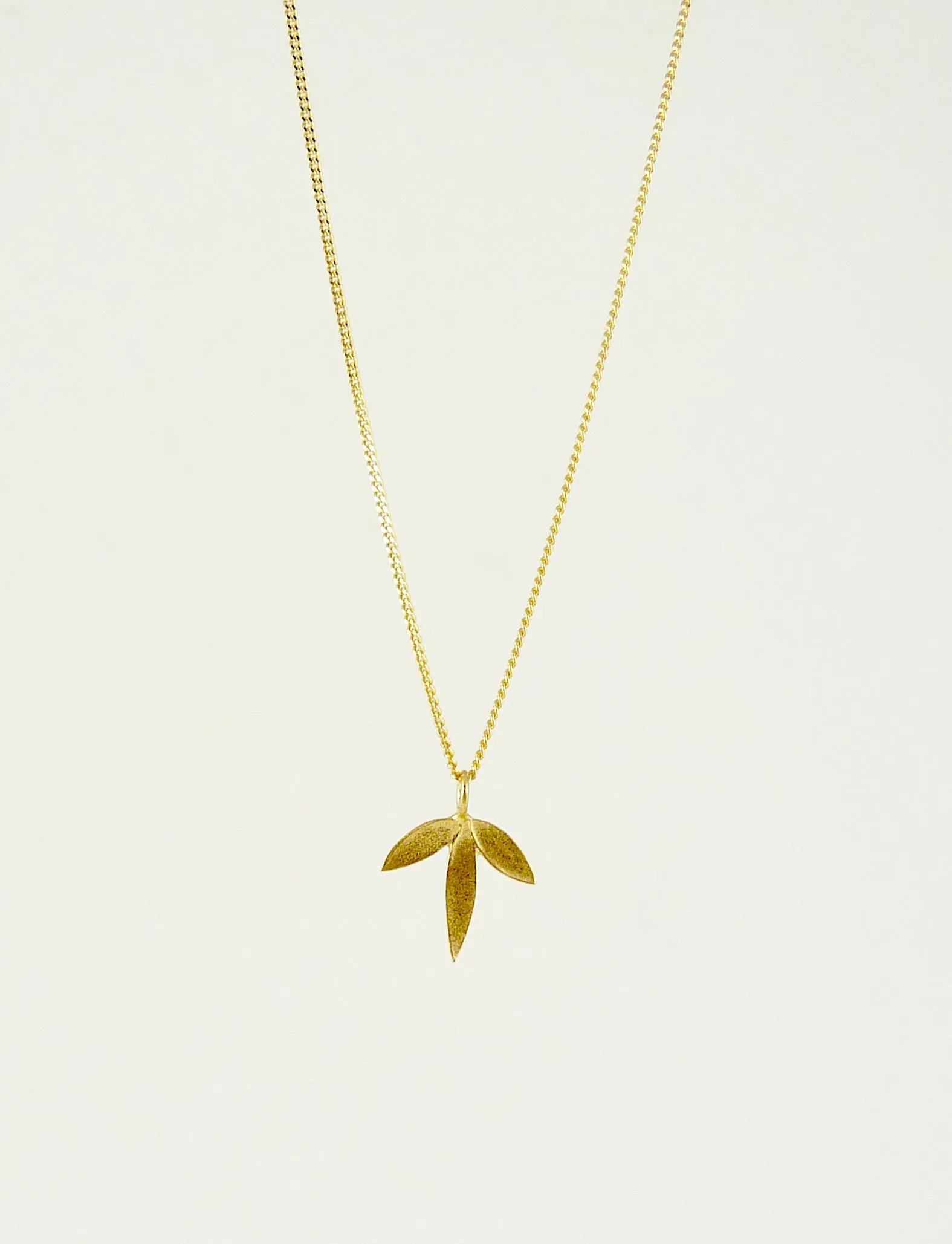 Claudia Flower Necklace
