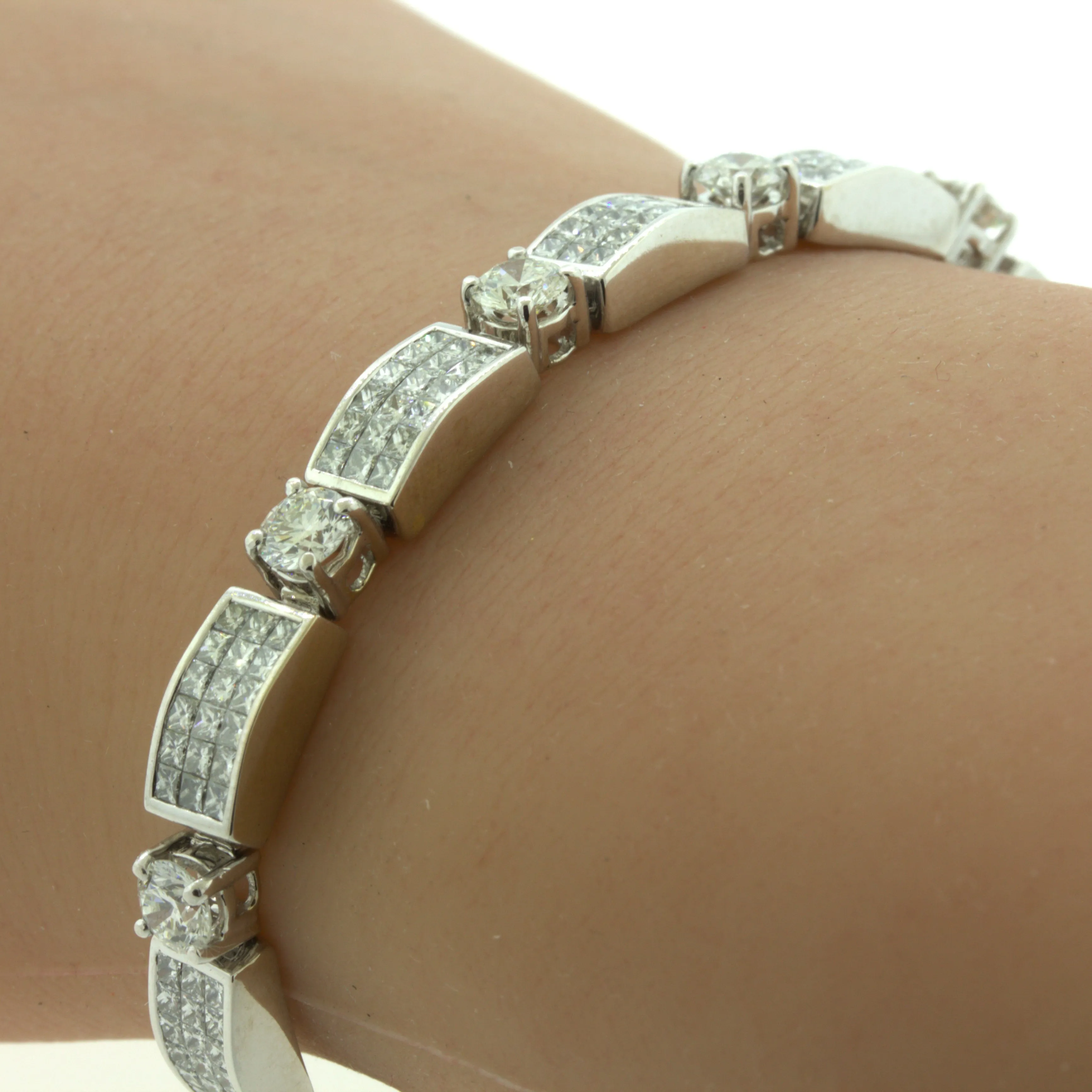 Round & Princess-cut Diamond 18k White Gold Invisible-Set Tennis Bracelet