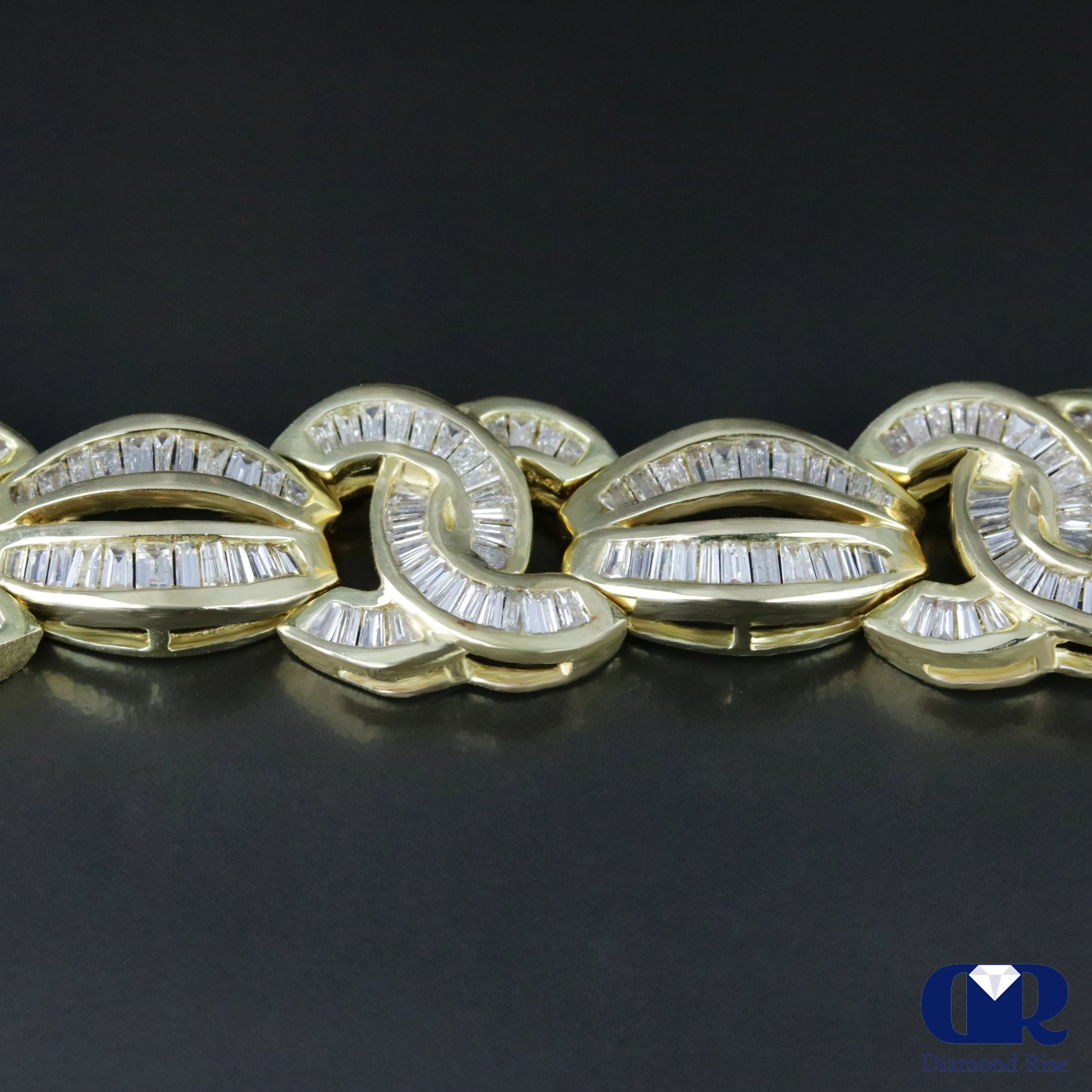Women's 5.80 Carat Baguette Diamond Bracelet In 14K Yellow Gold